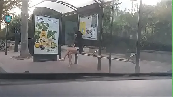 Tonton bitch at a bus stop Tube keren