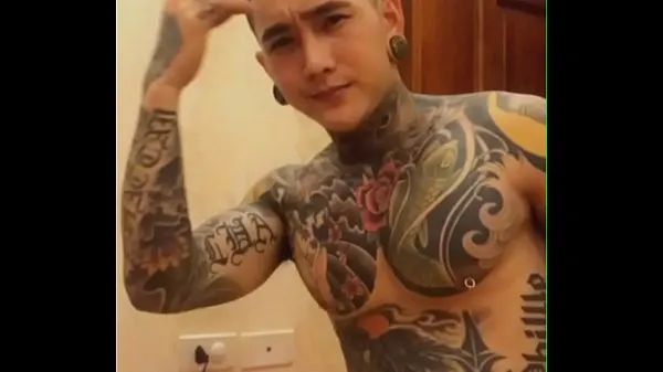 Mira Hotboy tatuado muestra en sexy Bluedtubo genial