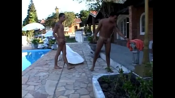 Regardez Sweet latino studs wrecking each other sweet ass by the pool Tubes sympas