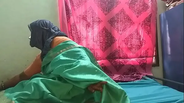 دیکھیں desi indian horny tamil telugu kannada malayalam hindi cheating wife vanitha wearing saree showing big boobs and shaved pussy press hard boobs press nip rubbing pussy masturbation کول ٹیوب