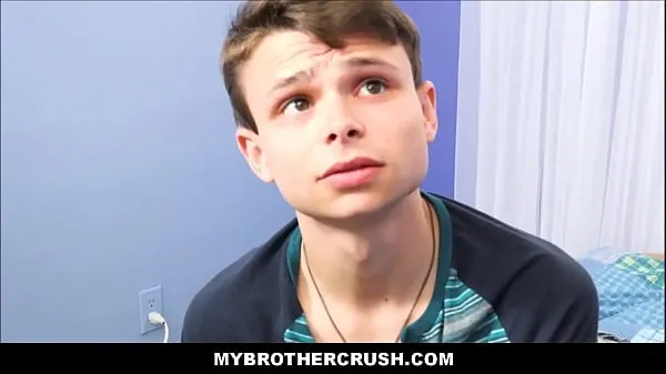 Oglejte si BrotherCrush - Twink Stepbrother Austin Xanders Has Sex With Stepbrother Before He Runs Away From Home POV Cool Tube