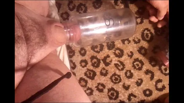 Посмотрите Playing with my home made penis pump крутой канал