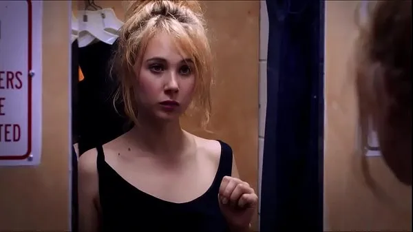 Mira Juno Temple Doggie en k. Joe 2011tubo genial