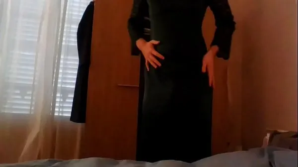 Titta på Sexy crossdresser stealing roommate prom dress coola Tube