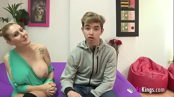 Nuria and her ENORMOUS BOOBIES fuck a 18yo rookie that "has her son's age 멋진 튜브 보기
