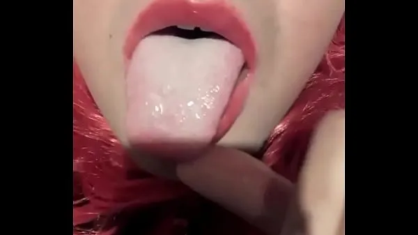 Mira Travesti masturbándosetubo genial