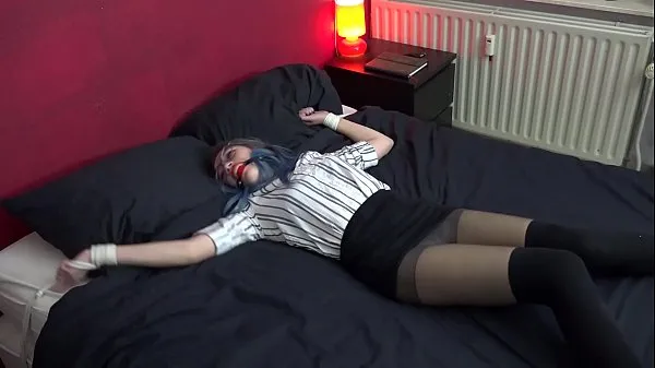 Nézze meg a Blue haired chick put in bondage on bed cool Tube-t