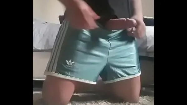 Titta på Handjob wearing an adidas shorts coola Tube