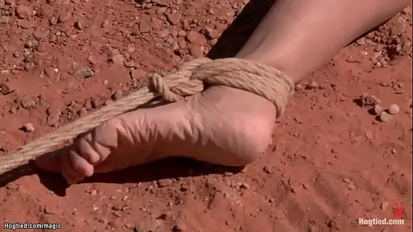 Redhead hitchhiker fucked in the desert शानदार ट्यूब देखें