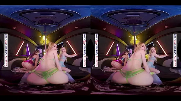 Regardez Naughty America - Après la rave, les super mignonnes et sexy, Daisy Stone, Lilly Bell et Mila Taylor, continuent la fête en partageant la grosse bite du petit ami de Daisy Tubes sympas