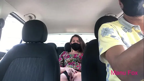 Assista A estrela pornô Manu Fox goza com o motorista tubo legal