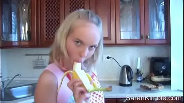 Παρακολουθήστε το Kitchen cooking with Sarah Kimble and her small tits cool Tube