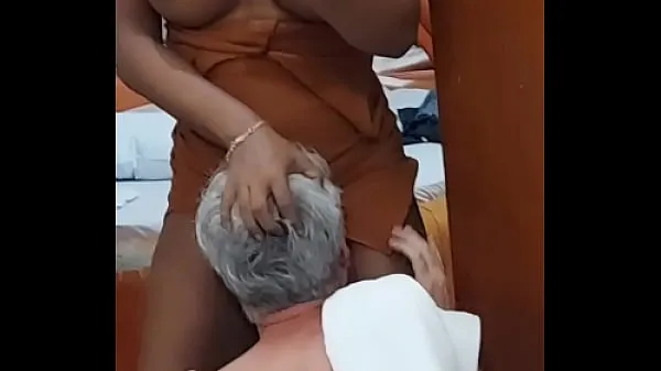 Se Transvestite from Ribeirão humiliating a customer at a cheap motel - humiliation fetish cool Tube