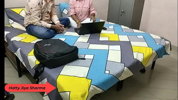 شاهد Hotty jiya sharma fucked hard by her boyfriend in her hostel room with load moaning l Clear hindi voice l With dirty talk أنبوب رائع