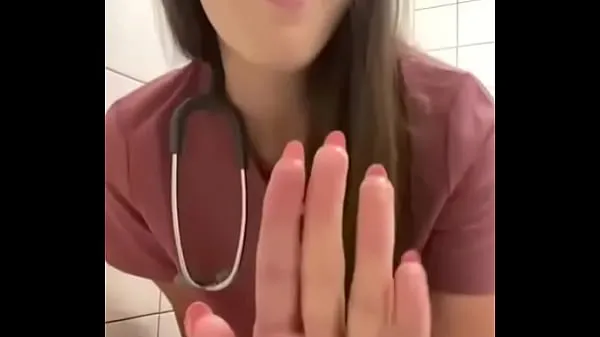观看nurse masturbates in hospital bathroom酷的管子