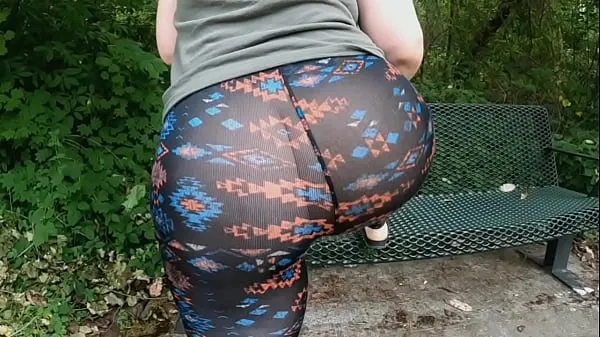 Titta på Mom Huge Ass See Thru Leggings Public Trail coola Tube
