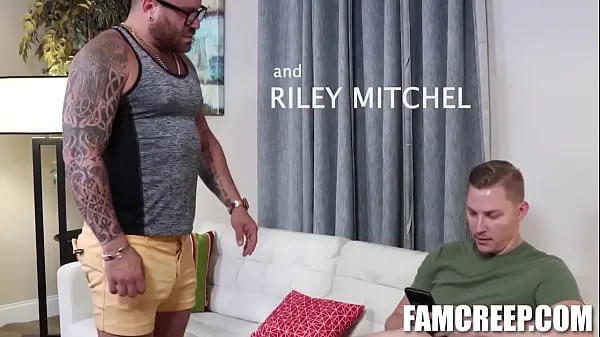 Regardez Bryce Kent ne s'entend pas avec son beau-père Riley Mitchel Tubes sympas