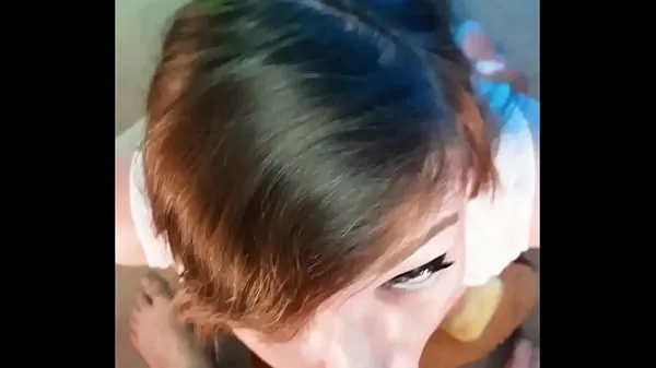 Regardez Une femme brune donne du sexe oral à une grosse bite mature Tubes sympas