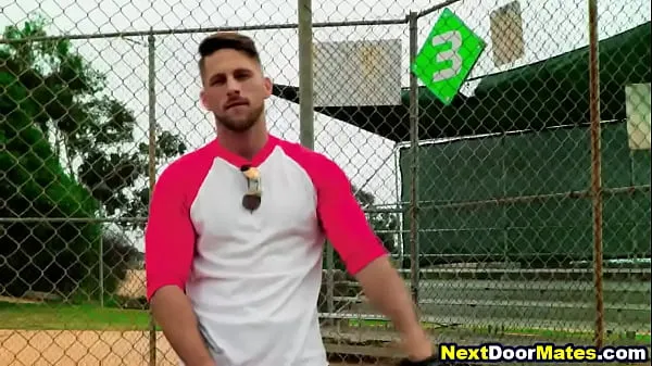 Sehen Sie sich Heiße Baseballspieler ficken ohne Sattelcoole Tube an