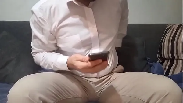 Tonton Chico hetero de la oficina le envia un video a su compañero gay Tube keren