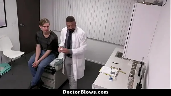 Katso Pervert Doctor Has Special Treatment For Hot Guys cool Tube