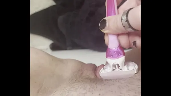 Sledujte Gigi Shaves Her Pretty Pink Pussy cool Tube