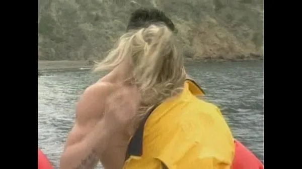 Παρακολουθήστε το Sex on a boat with busty Farrah cool Tube