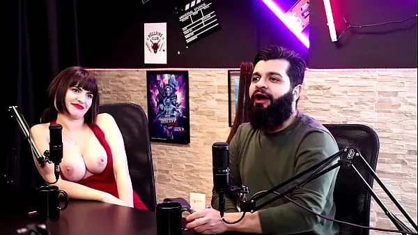 Tonton She shows off her hot tits while talking about the changes and the fine for going braless at the gym - Lady Snow and Lord Kenobi Tube keren