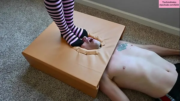 Παρακολουθήστε το TSM - Dylan tramples my face in a fetish box wearing long socks cool Tube