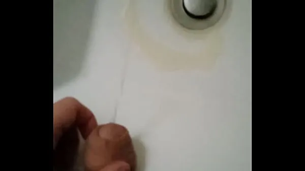 شاهد Student with a big fat cock pissing in the sink in a public toilet أنبوب رائع