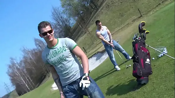 Sehen Sie sich GAYWIRE - Bareback-Sex auf dem Golfplatz mit Mark Brown und Franc Zambo in der Öffentlichkeitcoole Tube an