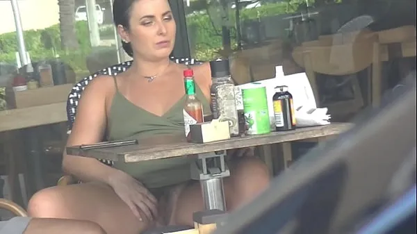 Sehen Sie sich Betrügende Frau Nr. 4 Teil 3 - Mein Mann filmt mich vor einem Café Upskirt Flashen und eine interrassische Affäre mit einem Schwarzen habencoole Tube an