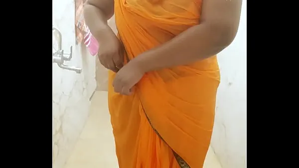 Titta på Indian sexy big boobs girl in saree coola Tube