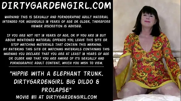 Pozrite si Hippie with a trunkin ass. Dirtygardengirl big dildo & prolapse cool Tube