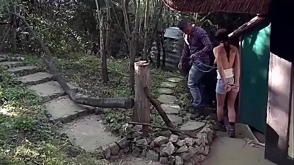 Sledujte Lumberjacks have they captured girls. The first victim. Part 2. She suffers blindfolded, while he paddling her perfect ass, and fucks her in handcuffs cool Tube