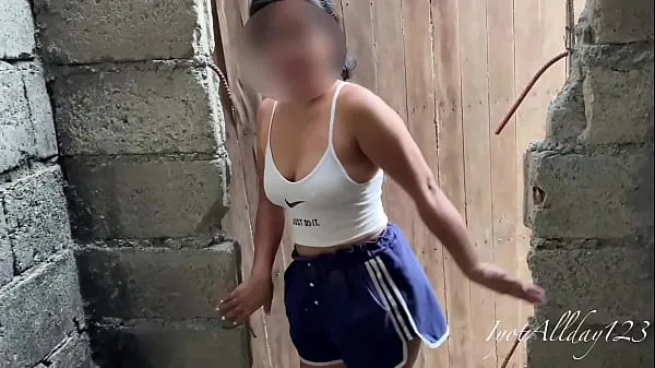 观看Horny neighbors fucking while husband busy on work酷的管子