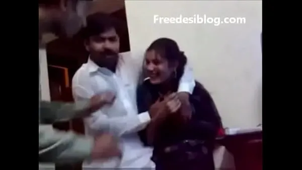 Pakistani Desi girl and boy enjoy in hostel room शानदार ट्यूब देखें